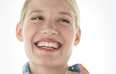 Ihr strahlendes Lächeln ist unser Ziel - Zahnarzt & Implantologie Hamburg-Neugraben, Dr. Weitze